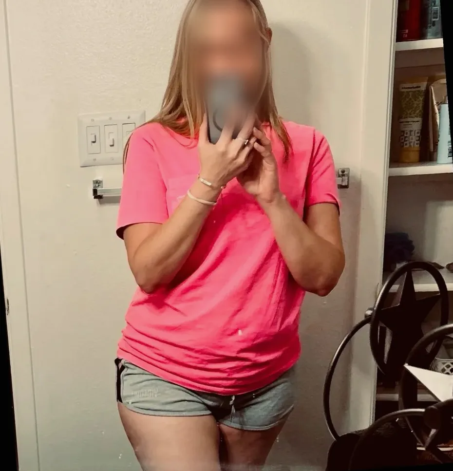 Ayse, 28