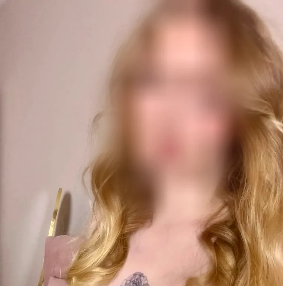 Maja, 23