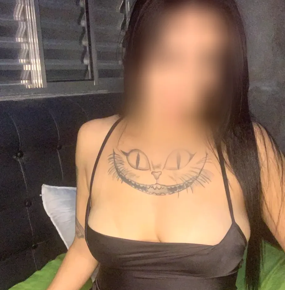 Sarah, 27
