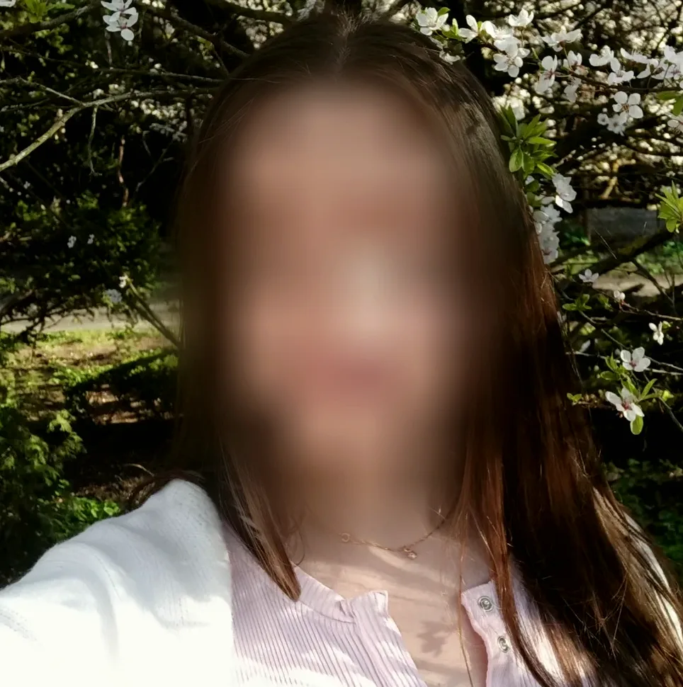 Yasmin, 32